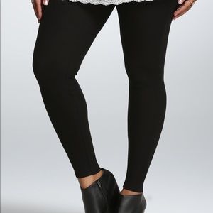 NEW Full Length Leggings Size 2  TORRID